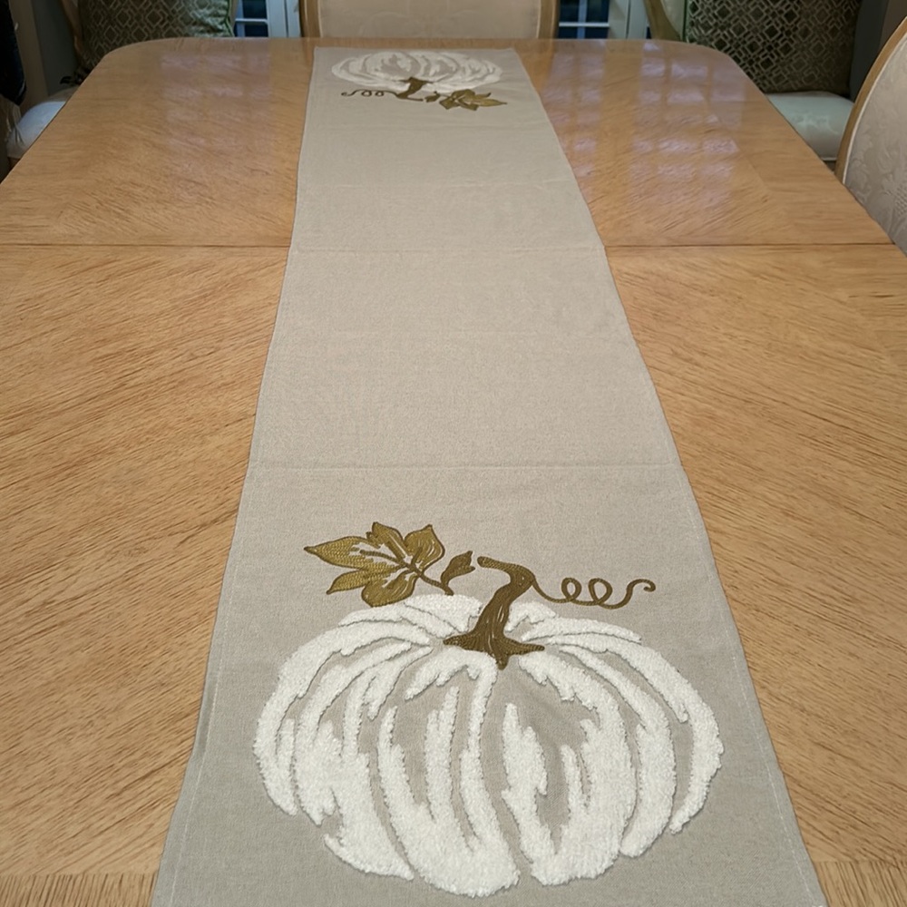 Embroidered White Pumpkin Table Runner